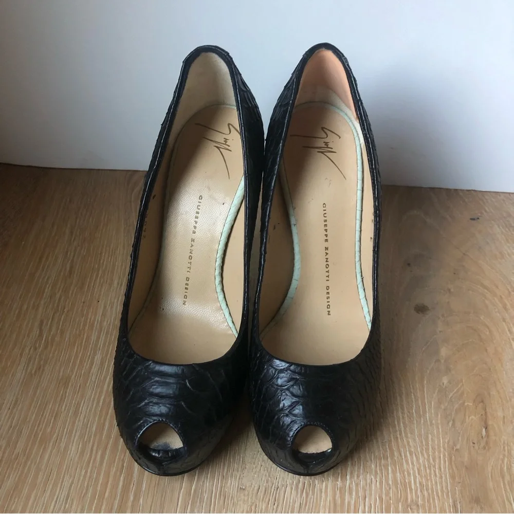 Giuseppe Zanotti snake embossed black peep toe platform shoes sz 36//6USpricefir